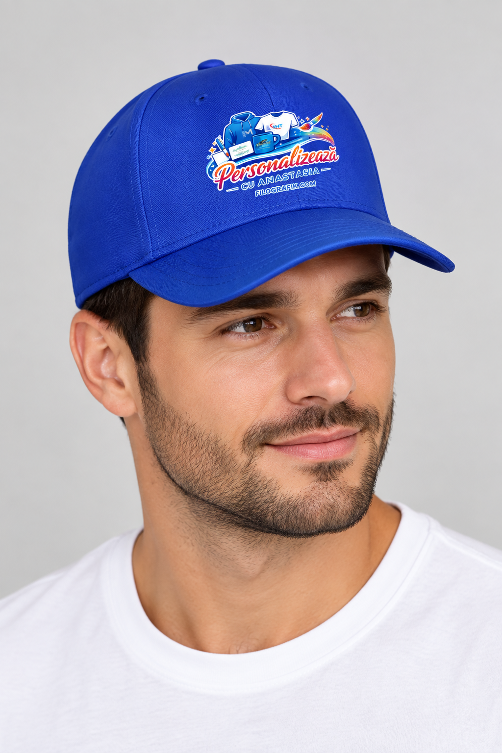 RC080 Bleu Royal purtată, cu logo